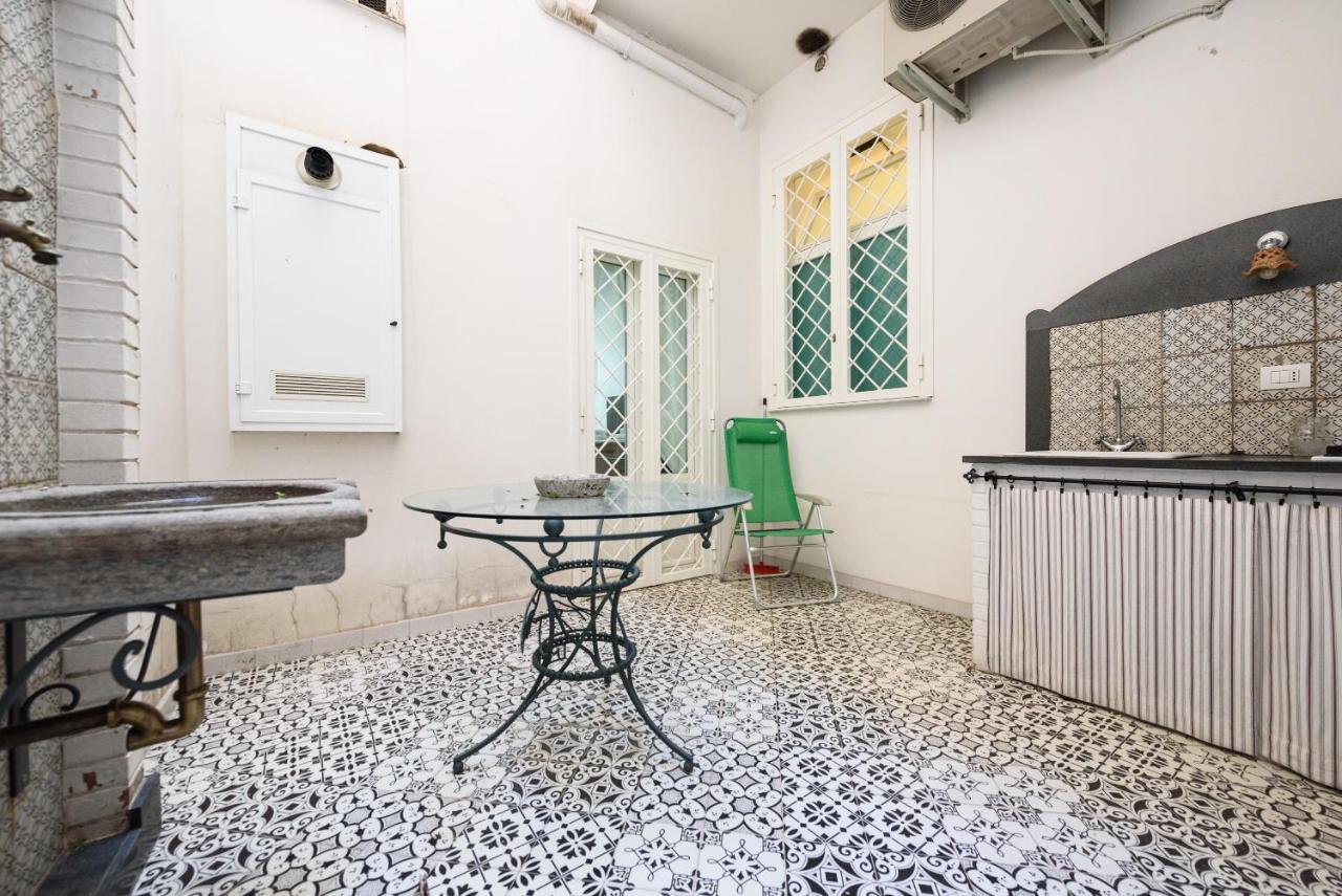 Palazzo Dello Spagnolo Suite Napoli Eksteriør billede