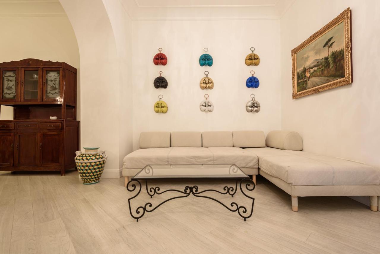 Palazzo Dello Spagnolo Suite Napoli Eksteriør billede