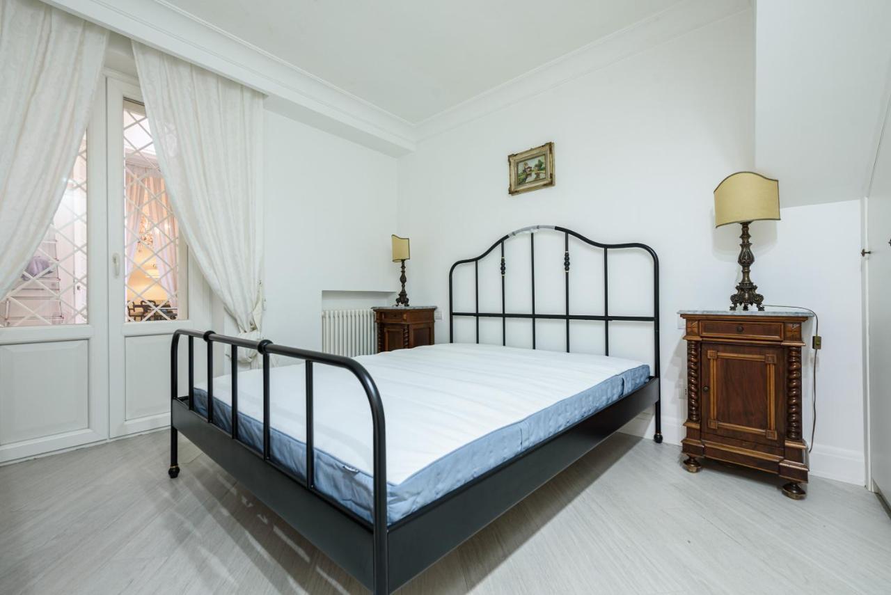 Palazzo Dello Spagnolo Suite Napoli Eksteriør billede