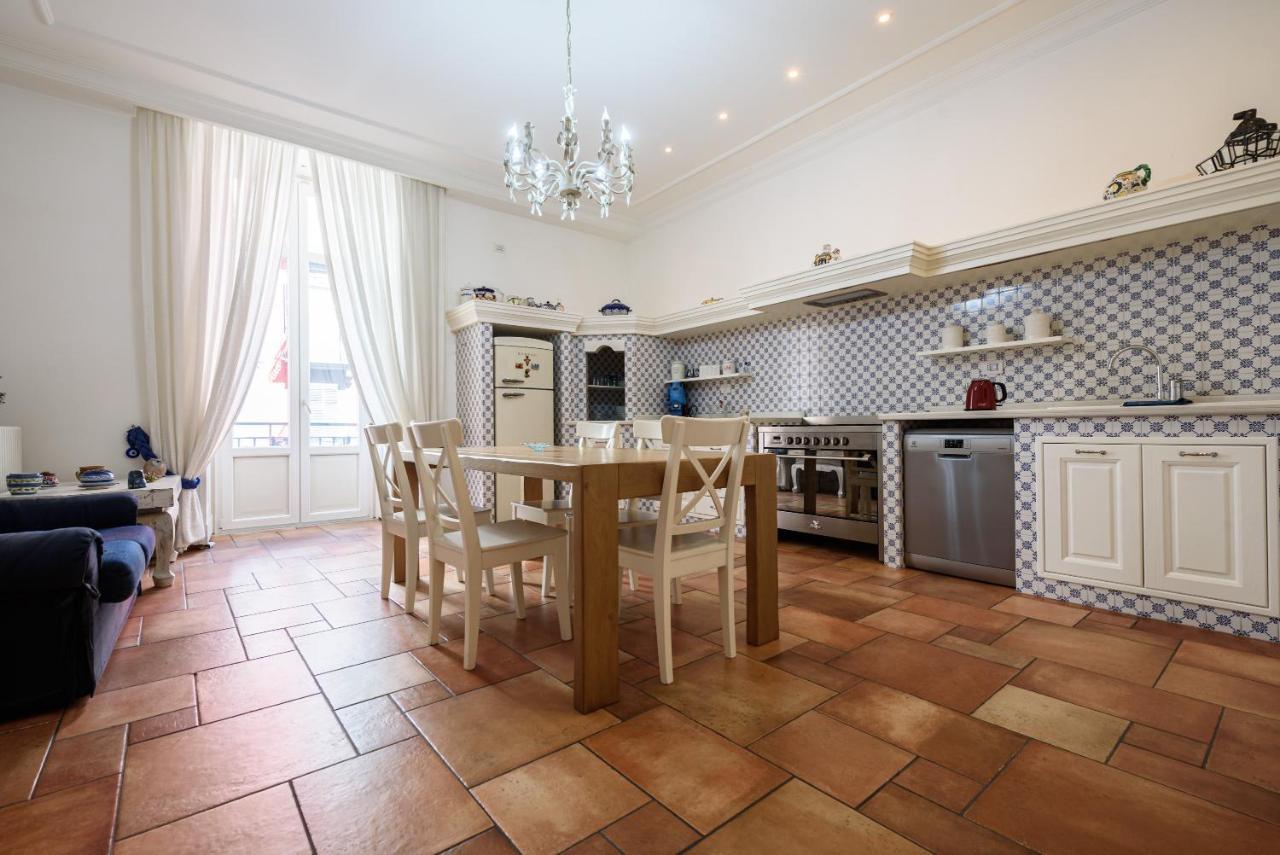 Palazzo Dello Spagnolo Suite Napoli Eksteriør billede