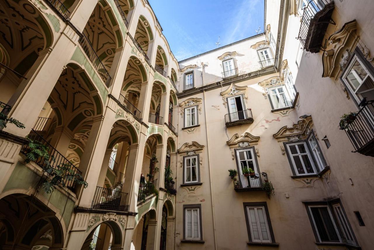 Palazzo Dello Spagnolo Suite Napoli Eksteriør billede