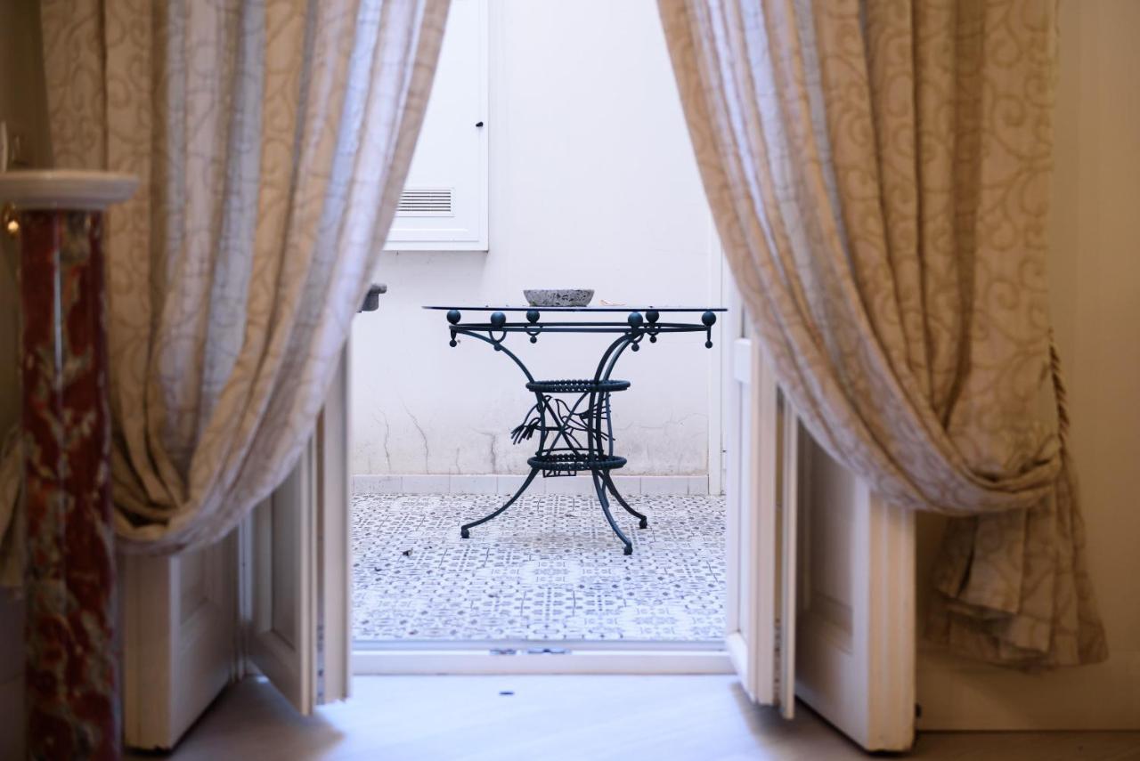 Palazzo Dello Spagnolo Suite Napoli Eksteriør billede
